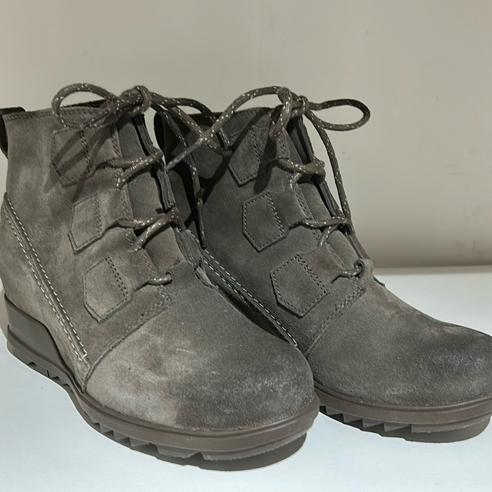 Excellent condition sorel boots size 7.5
